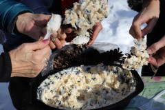 2020-02-17_CedarcroftFamilyDay_FillingPineconesWithSuet