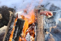 2020-02-17_CedarcroftFamilyDay_RoastingHotdogs2