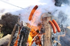 2020-02-17_CedarcroftFamilyDay_RoastingHotdogs3